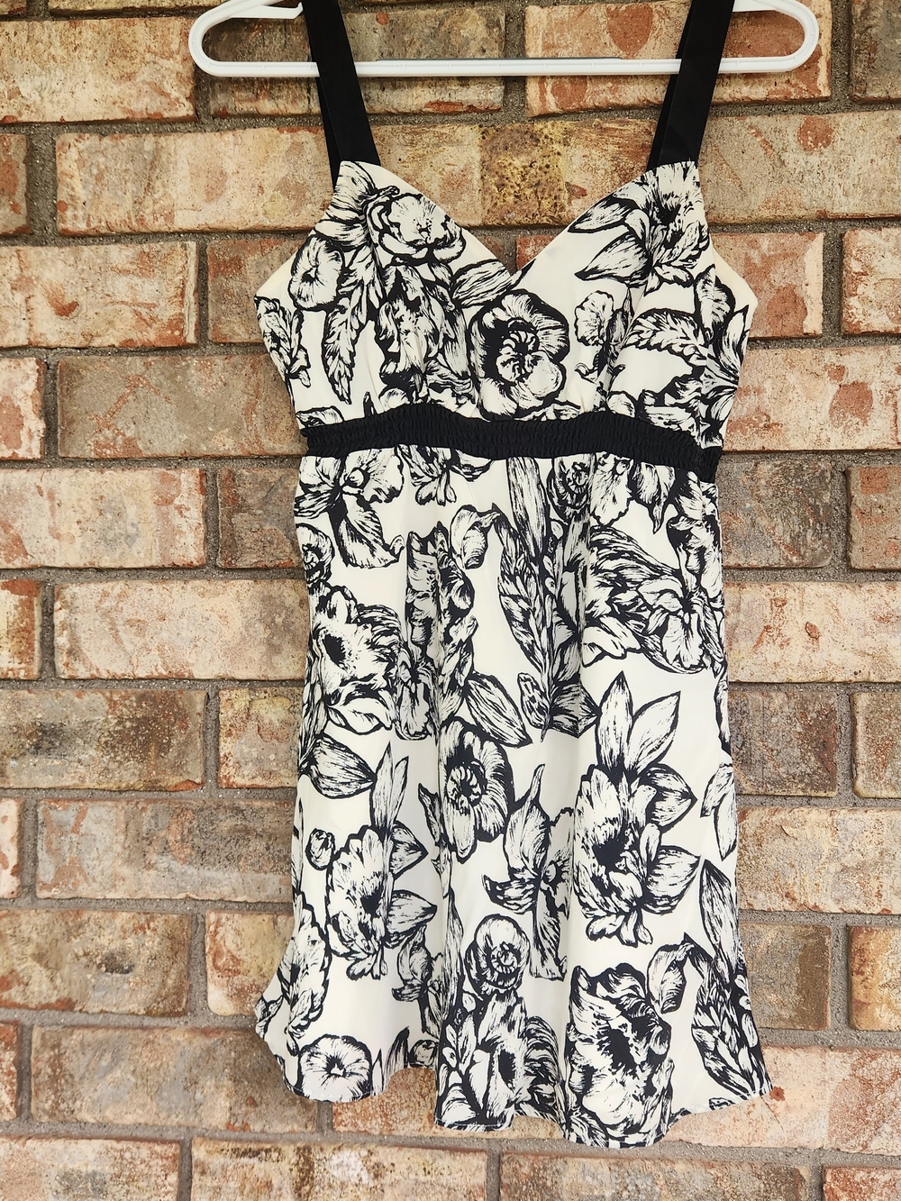 Black & White Floral Dressy Tank Top